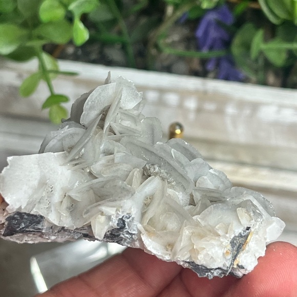 UV Reactive Rose Calcite - Picture 4 of 7